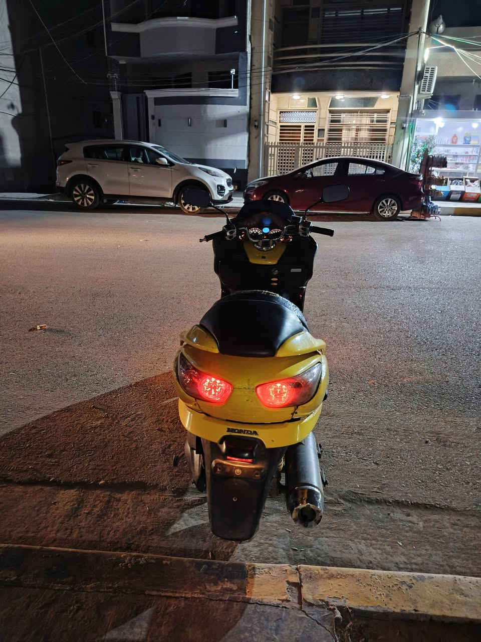 السلام عليكم فورزة 09 للبيع 
الدراجة كاملة من كلشي كبل للشارع 
كهربائيات كلهة شغالة 
دبلات خلفي اصفر بلادي قبق دبل امامي اصفر
رون واحد ونص جويتر ابد ما مفتوح 
مكينة بلادية من كلشي 
ويالة ذهبي فجوج ذهبية 
العنوان بغداد الاعضمية 
السعر 600 وبيها مجال للطيبين
الرقم ***********
