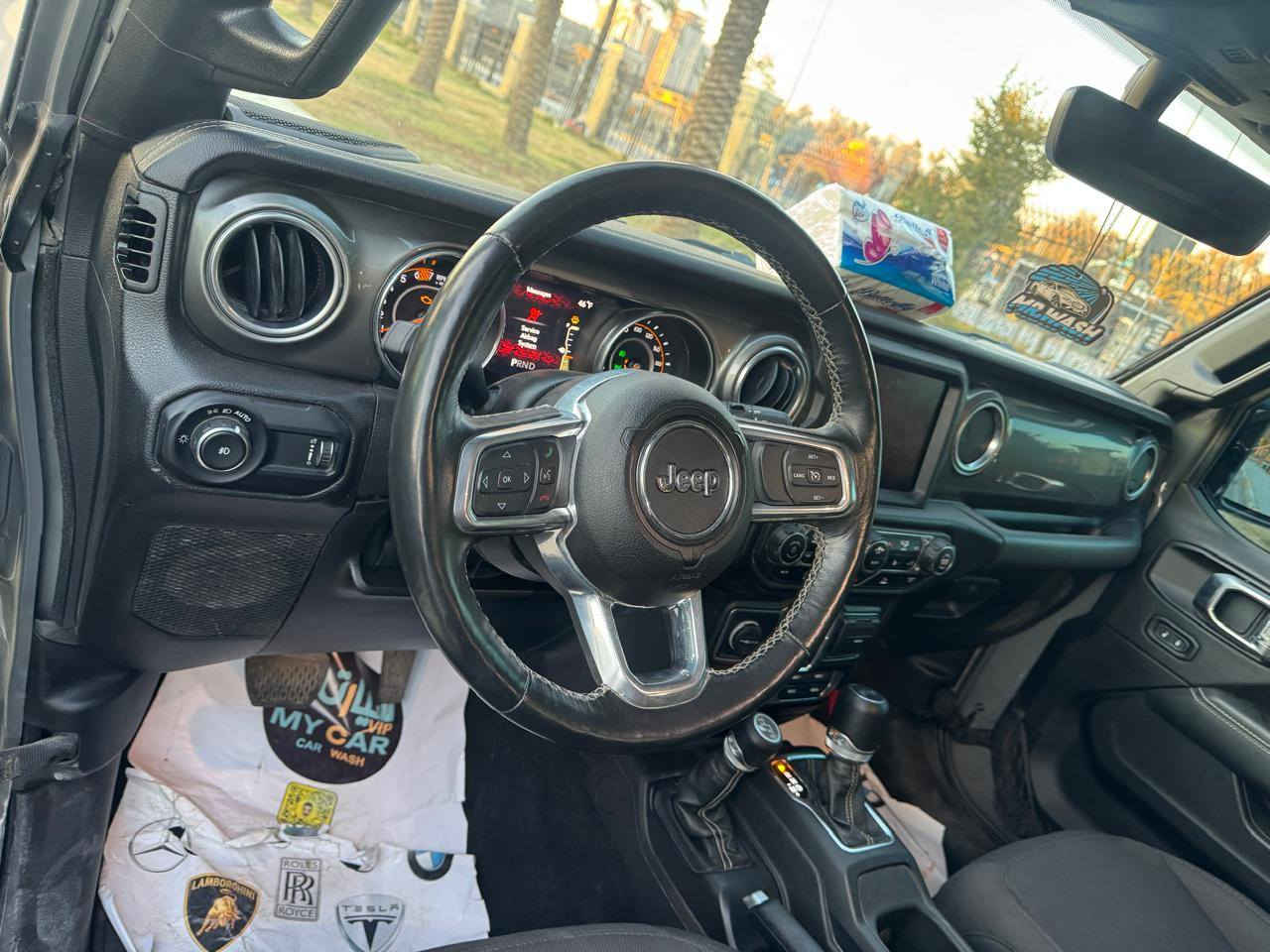 جيب رانجلر  2023
6سلندر  محرك 3600  صور الحادث بلمنشور 
السياره زيرو ماشيه تقريبا 
2.500 كم 
بصمة 
تصليح درجه اولئ وصبغ عام للجمالية 
السياره كشف واضافة سقف لنفس الموديل  .
صورة الحادث .بلمنشور
السعر 190 بيهه مجال 
مكاني بغداد الحارثيه ***********
