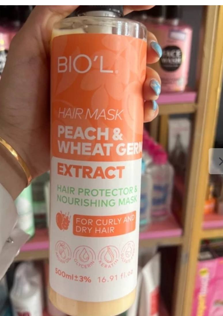 ماسك شعر من. BIO'L
حماية وتغذية الشعر: يعمل كحامي ومغذي للشعر (Hair Protector & Nourishing Mask).
​الترطيب: يحتوي على مكونات مثل "الجلسرين" و"زيت الأرغان" التي تساعد في ترطيب الشعر.
​دعم القوة: يحتوي على "الكيراتين" الذي يساعد في دعم بنية الشعرة وتقليل التقصف.


**إذا كنت صاحب هذا الإعلان وتريد حذفه لأي سبب، رجاءا أرسل رسالة إلى الدعم الفني**