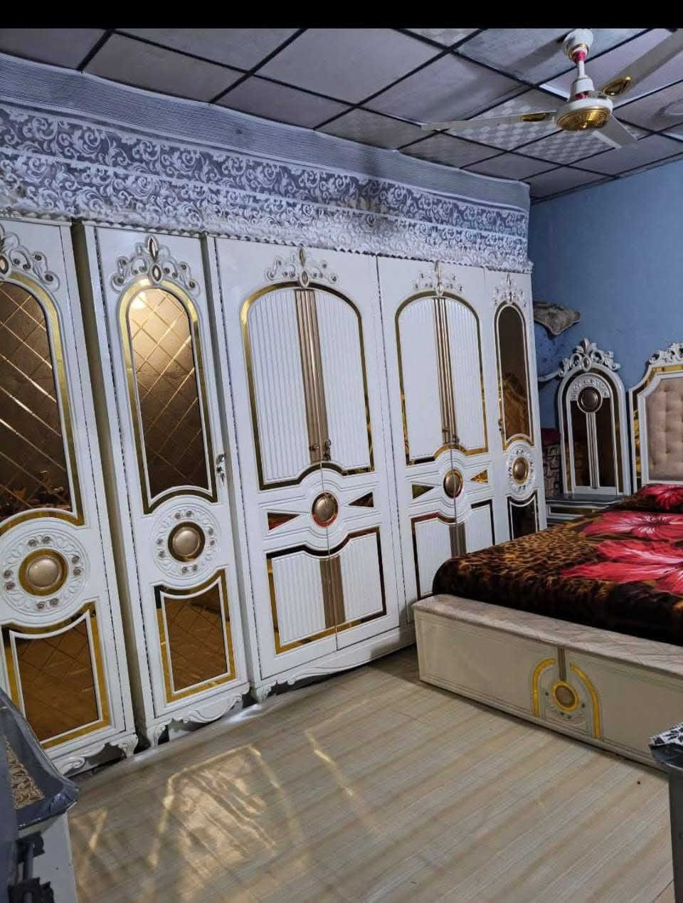 غرفه نوم بيع مكان بصره حمله جديده سعر 1500مليون ونص اسفسار***********
