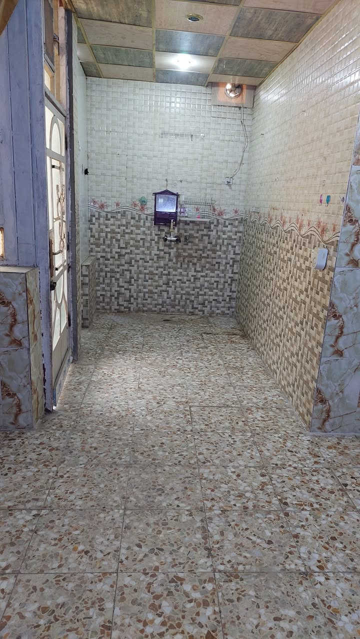 مشتمل للايجار صغير لعائلة صغيرة في الحله حي الجزائر خلف الملعب للإستفسار   *********** حلة, بابل
