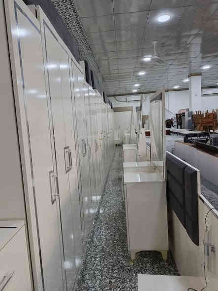 إسلام اعليكم كلشي متوفر في معرض ومزاد الأمير ***********
