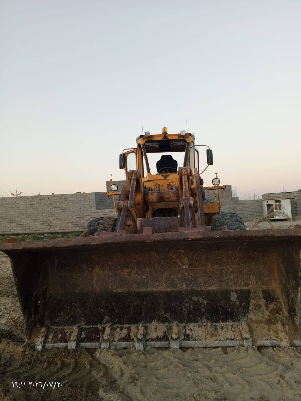 شفل 80 موديل 81 رقم اسود السعر 85 وبي مجال العنوان الانبار رمادي جويبه محرك وكير بمات اكسلات كله نضيف رقم تليفون ***********
