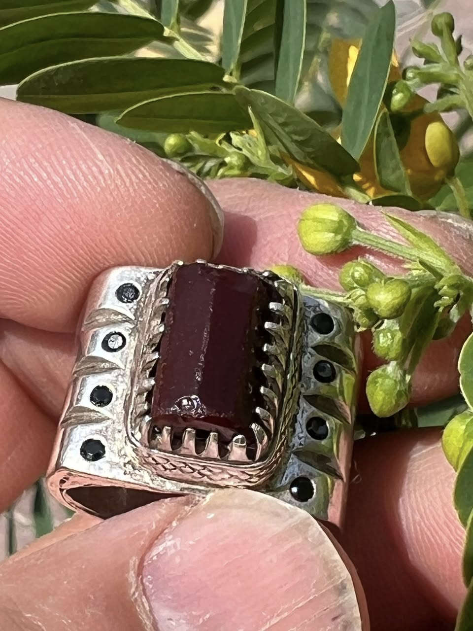 تحفه من العقيق اليمانيّ العباسي القديم العنوان الكوت للاستفسار الاتصال على ***********
