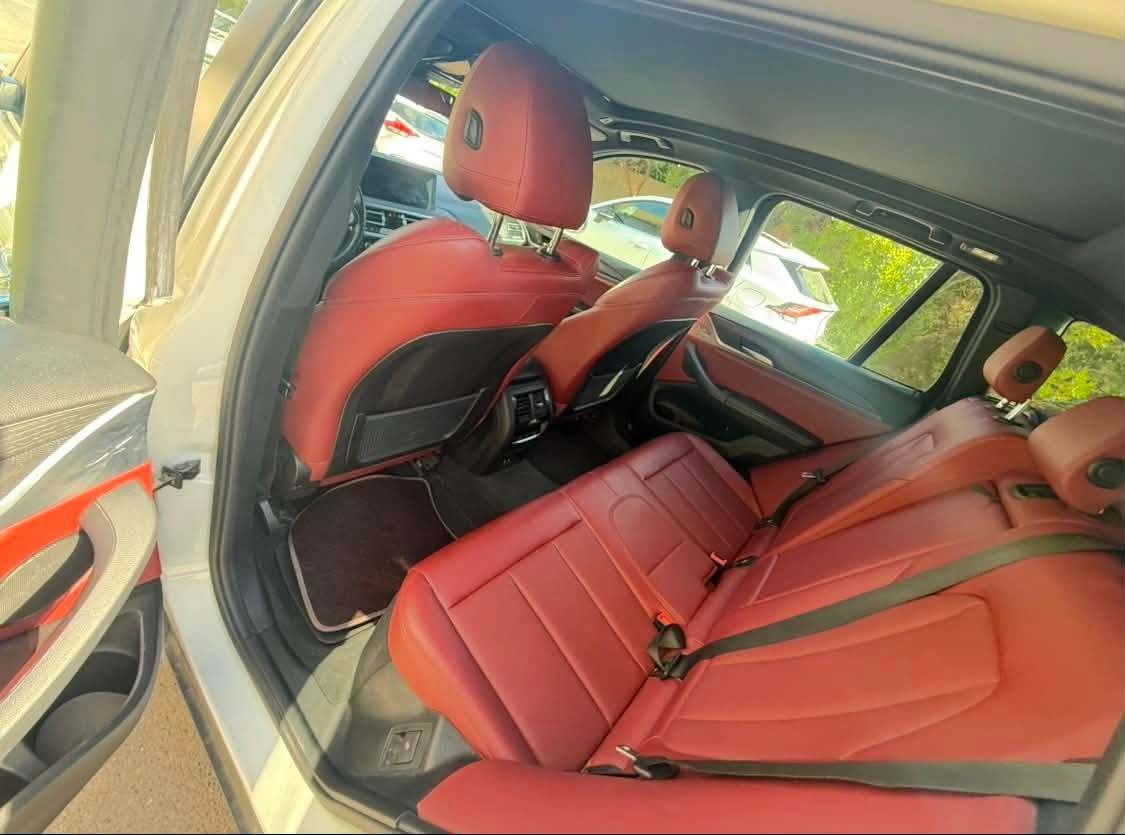 Bmw x3
2023
وارد امريكي
ماشيه ٣٠ الف
حادثها باب خلفي عكس سائق مبدل بجم وصندوك كبس شركة
بانوراما
كيجات دجنل متغير
داخل جلد أحمر بلادي
شاشة كبيرة لمس
شاحن موبايل وايرلس
كشنات (فول تحكم كهربائي + خزن)
كامرا خلفية بدقة عالية
رادارات 360 درجة
مانع تصادم أمامي + خلفي
جنطة خلفية كهرباء
بردات خلفية على الأبواب
لابت داينمك متحرك
بصمة أبواب + بصمة تشغيل
حساسات أمامية + خلفية
إضاءة داخلية عدة ألوان
شفتات على الستيرن
السعر 320
***********
