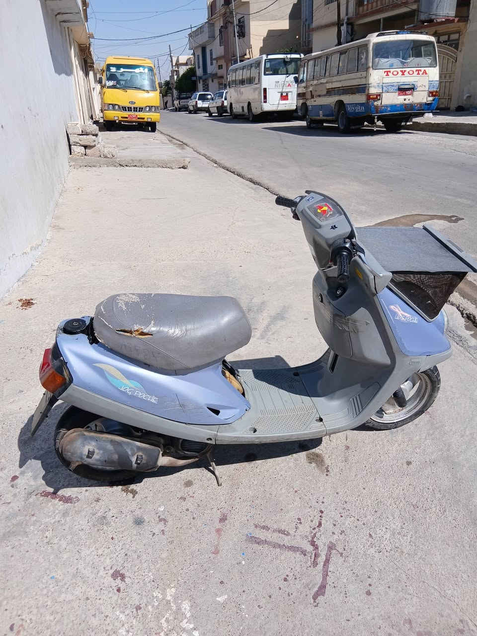 سلام عليكم من رخصت الدمان دراجه 60نوع بزون برده انطيك الدراجه شرط هيه وبراده هندر واحد موضح بل فيديو كلو جديد ونضيف المحرك شرط اخرس سكريتر واحده يطير اي نقص ما بي كلو جديد تجي وشوف بعينك الوجه مال استيرن موجود قبق مال دهن موجود ناقصو بس سيبايه خلفي الدراجه معمره مره واحده فقط وعل ايدي ويله نضيفه تايت نضيفه دبلات يخبلون جدد مو تعبانات بي وقت هندر واحد ويرمنيه بس عوزو باتري وربط الوايرمنيه انطيك شرط محرك يخبل اي عوج بل استيرن مكو تمشي وتهد ايدك يضل عدل شرط ما يميل كشكل انته ترتبو الدرع مالتو عل حطتو تشتري تبدلو بكيفك السعر 180بي مجال بسيط الطبين ورجع وكرر انطيك محرك شرط الرقم ***********#🛵 صور مال هسه جديده داخل الموصل
