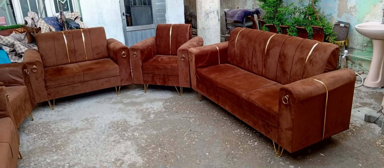 سلام عليكم تخم للبيع ستفسار على رقم *********** كامل عشر مقاعد نفيف كلش 80 اب ميه
