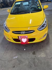 اكسنت موديل 2015  محرك ١٦٠٠ السيارة جديدة حادثها بنيد وجاملغ بدون دواخ...