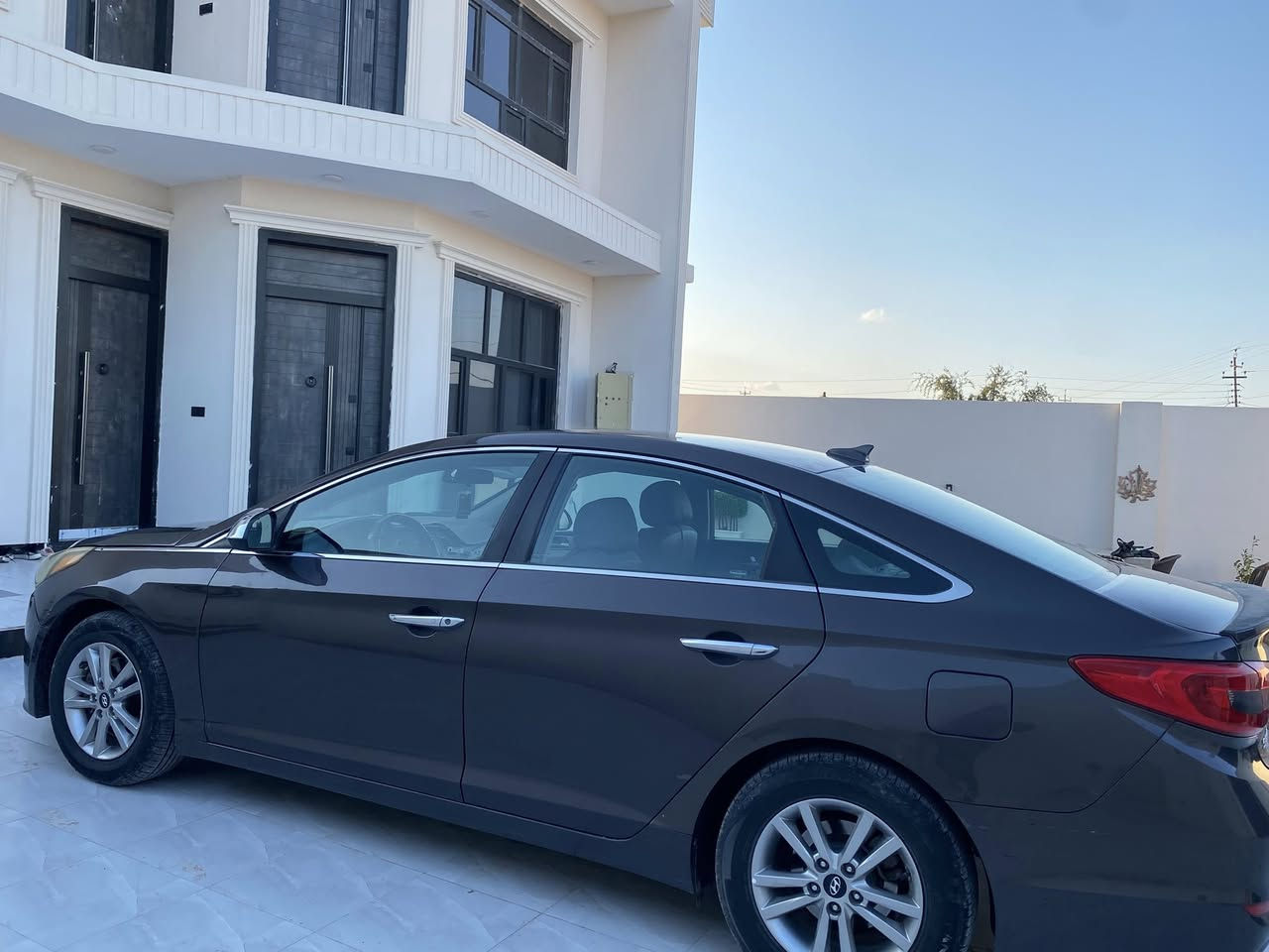 السلام عليكم

سوناتا  للبيع او مراوس
٢٠١٧ 
محرك ٢٤٠٠ وارد امريكي
رقم ديالى مشروع وطني
حادثهه جامرلغ السائق الامامي والبنيد ايضا مصبوغ موضح بلسونار
السياره ما ينقصهه شي ميكانيك كهرباء حداديه 

بيهه خبزه بلصندوك يابسه😅 
السعر ١٢٥ ورقه
عنوانهه ديالى الخالص الاسود
***********
