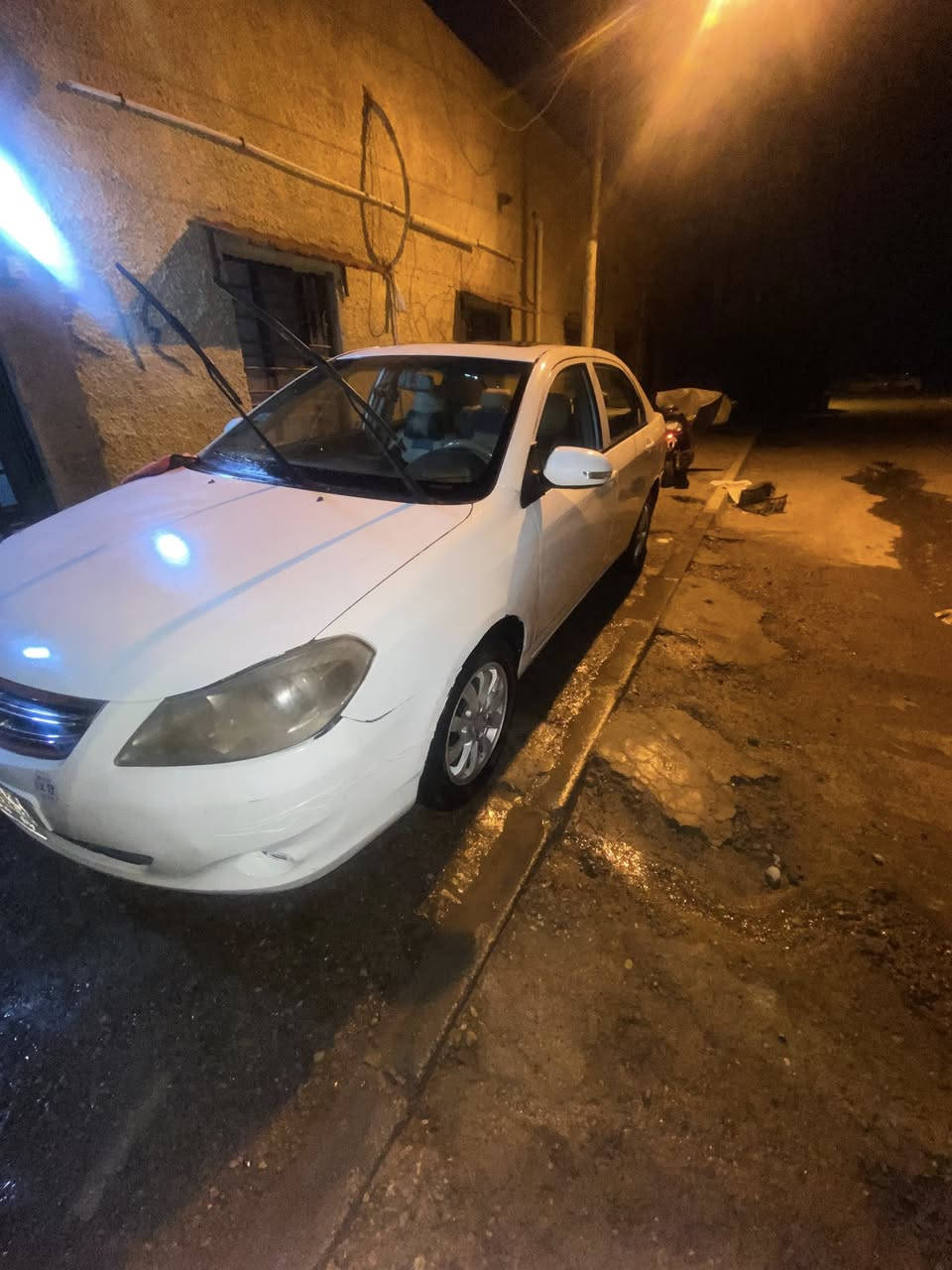 السلام وعليكم بيوايدي 2013 كير عادي بصمه فتحه تنته حساسات للستفسار ***********
