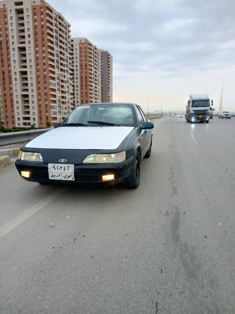 دایۆ مۆدیل ١٩٩٦
بێ سبوغ و بێ لدران
گێر و مه کینه و به ناو کردن 
هه موو شتیکی به شه رته
سه نه وی تازه به سه ر چووه
نرخی ٣٥ ورقه یه. 
له هه ولێره
*********** أربيل, العراق
