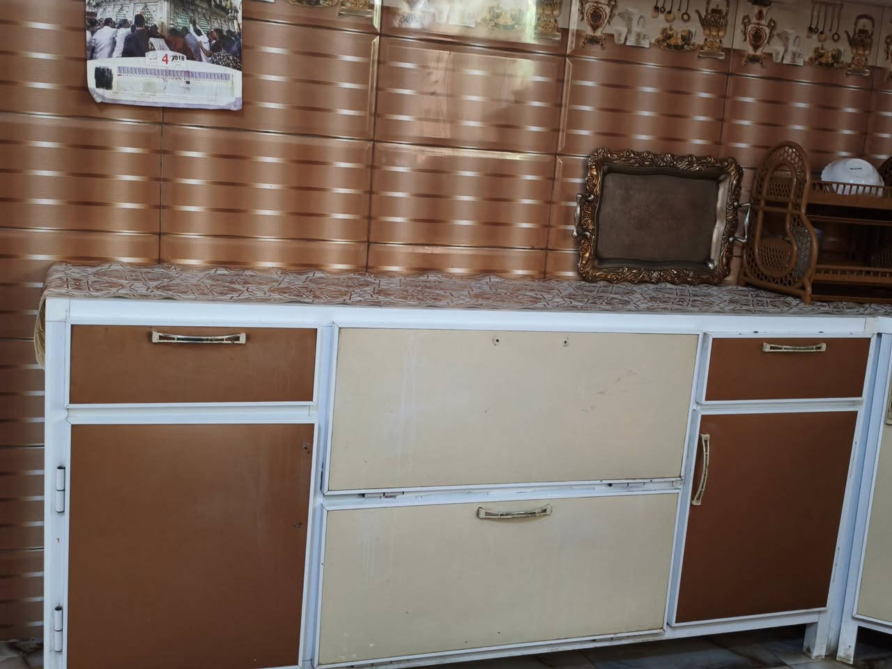 سلام عليكم كاونتر البيع السنك مرمر كاونتر نضيف سعر خاص ***********
