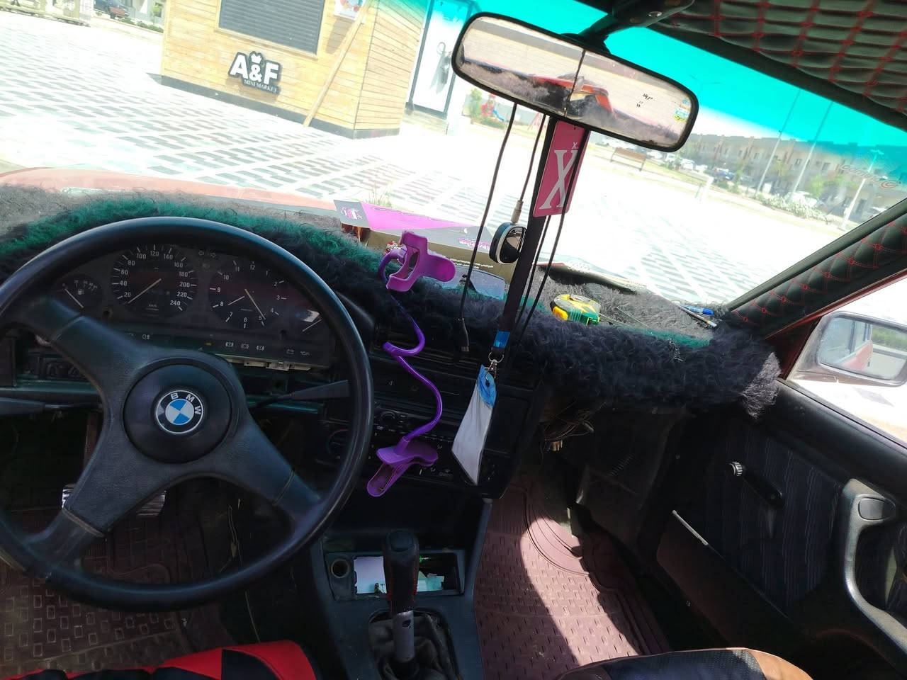 سلام عليكم BMW E30 318i زعره للبيع او مراوس السياره عوزه ترتيب داخل وخارج وكهربائيات
شعه معدل تشك الكاع ويل BBS بي ضربه بس مماثره

 مكينه اربعه سلندر كزوز رياضي تفصال مسويله ادامه قبل سبوع مكينه صافيه 

سياره بسمي ماعليه ايشي سياره تخبل خير من الله شغل وطلع 
 مسجل وسمعات قبل سبوع بدلت منضومه كامله من سماعات ومسجل وتنضيم وايرات عل بلادي 

السعر خاص

 ماسنجر  او اتصل عل رقم *********** موجود واتساب 

مكاني بغداد حي العامل
