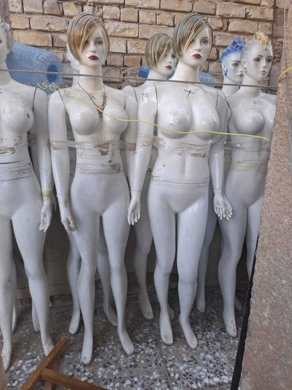 السلام عليكم مليكانات نضافه 90 بلميه
ابيع شلع لوحده ع 50 عنوان بغداد ابو غريب اي نقص مابيهن كلهن نضيفات مابيهن اي كسر او نقص شراي يتصل *********** واتساب
