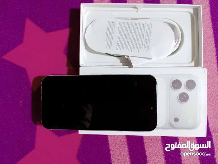 سلام عليكم اي فون 17 برو ماكس لون ابيض نسخه ( الاي سم الشريحه الاكترونيه)(ذاكره 256) البطاريه 100 عدد دورات الشحن ( 8مرات) الجهاز جديد ونضيف مع لاصق حمايه شاشه ولاسق حمايه كامره مع كارتونه وكابل شحن الخاص استخدام 10 ايام فقط ((السعر1950) العنوان بغداد بلديات تقاطع الكهرباء رقم الهاتف ***********
