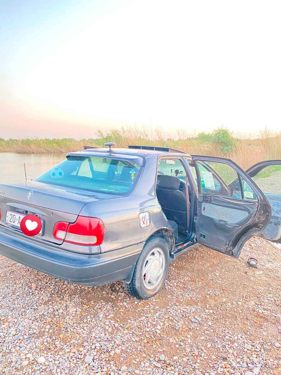 سلام عليكم سيارة النترا للبيع موديل 94 حلوة كاعده ومحرك مال سوناتا بيها قوي كلش خير وبركه كل شي بيهه كامل مثل ما بصورة اي نقص مابيهه سعرها 26  باسمي مكاني ديالى شهربان ***********
