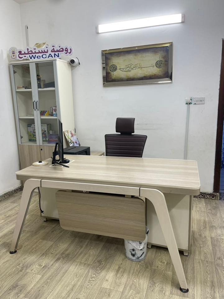 كافه الاشياء الموجوده في الصور معروضة للبيع للاستفسار الاتصال على الرقم ***********  
***********
