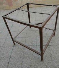 حجم كبير • ثقيلة • طاولة