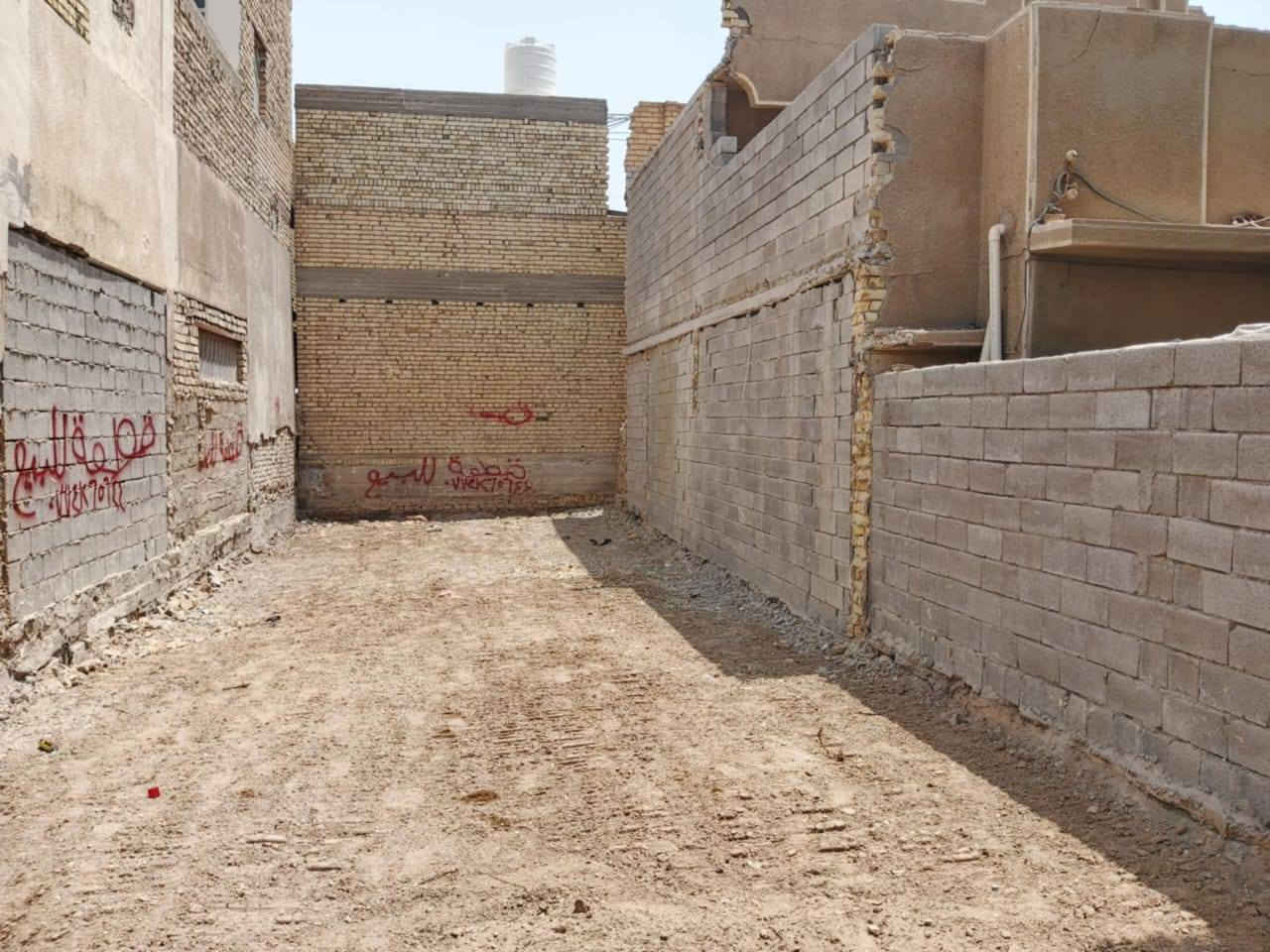 قطعه للبيع في الجمعيه الثانيه خلف متوسطه الفرزدق المساحه 122.5والواجه6.100نزال 20للستفسار ***********
