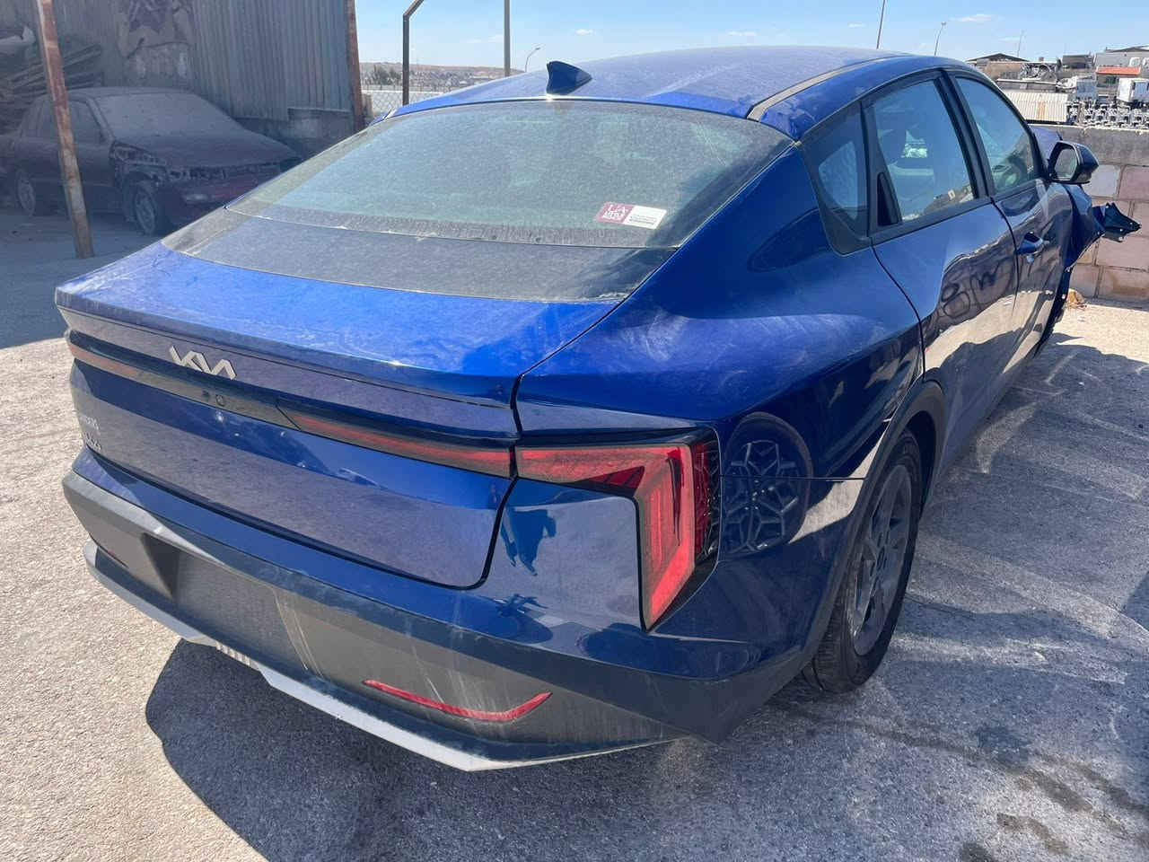 سلام عليكم K4 موديل 2025 البيع حالين بل حره سياره  السعر 82 بدون كمرك واصله ل بغداد 112قفل رقم الهاتف ***********
