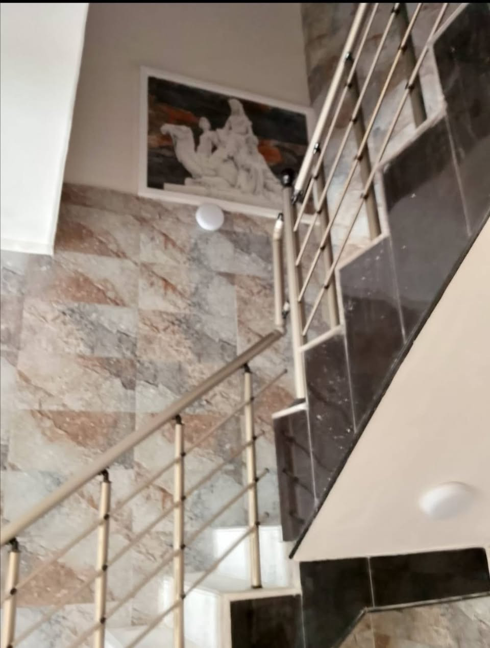 بيت للبيع في حي الوفاء ١٠٠متر على ساحه قوس الهنديه طابقين بناء حديث درجه اولى كونكريت مسلح يحتوي على ثلاث غرف نوم واستقبال وصالتين ومطبخ وحمام عدد ٣ السعر ١٥٠مليون قابل للتفاوض بعد المعاينه للإستفسار والتوضيح الإتصال على الأرقام التاليه ***********
***********
***********
مكتب ابو علي التميمي للعقار في حي الوفاء بداية شارع المركز القديم على جهة دور الهنديه
