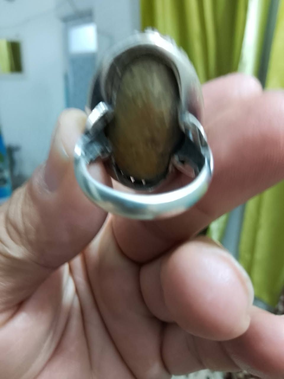 السلام عليكم موجود محبس نوعيته فيروزي رضوي والي يريد يتفضل خاص
او يتصل على الرقم ***********
