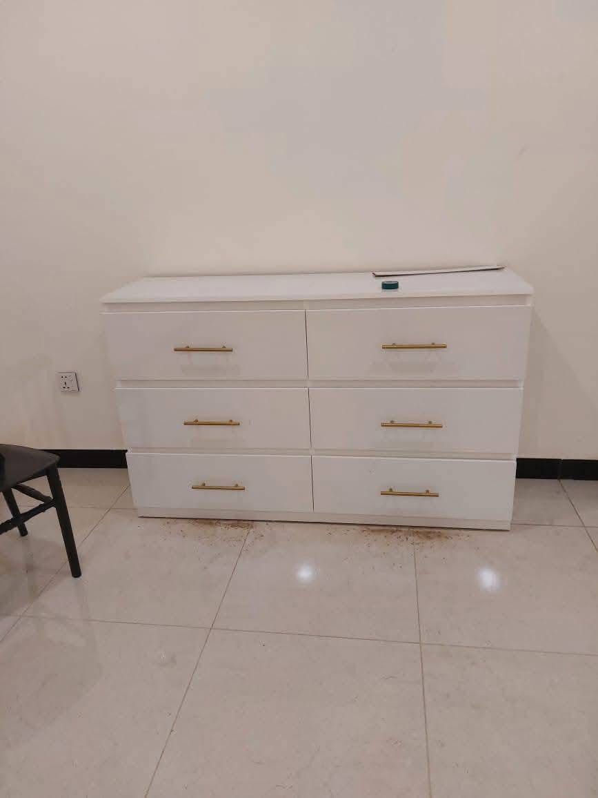 نجاره ابو الحسن لعمل كافه اعمال النجاره التركي كافه أنواعها ديكورات غرف نوم مطابخ ديرسنك روم 
البصره صناعيه حمدان 
***********
***********
