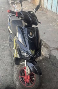 دراجه شحن سكنس للبيع 2025 ليثيوم نضافه فول السعر 950 وبيها مجال 078006...