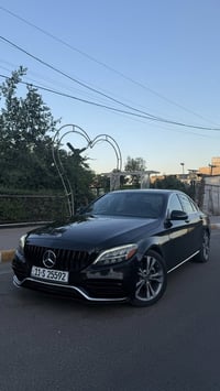 للبيع او للمراوس   مارسدس c300  الموديل 2021  اللون الاسود   حادثها صب...