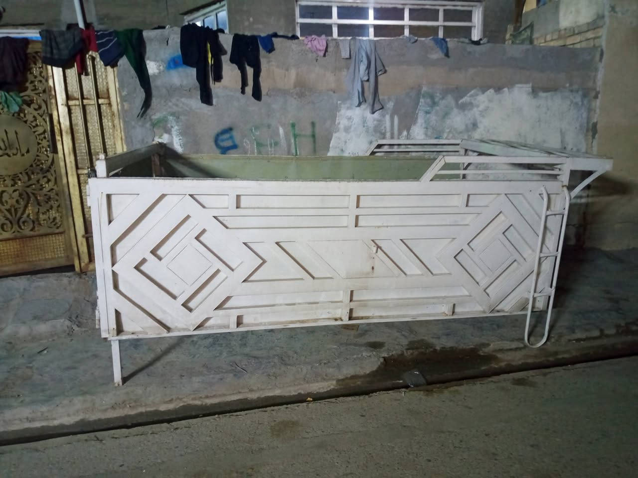 محجر جديد نظيف سعر 350 مكان بغداد العمار ***********
