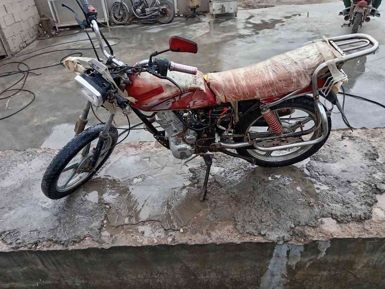 دراجه فيوم مصري للبيع نضافه فول كهربأيات شغاله ماطور جيد جدآ سلف شغال السعر 275 وبي مجال حك الجيه بلدروز مول انفنتي للاتصال ***********
