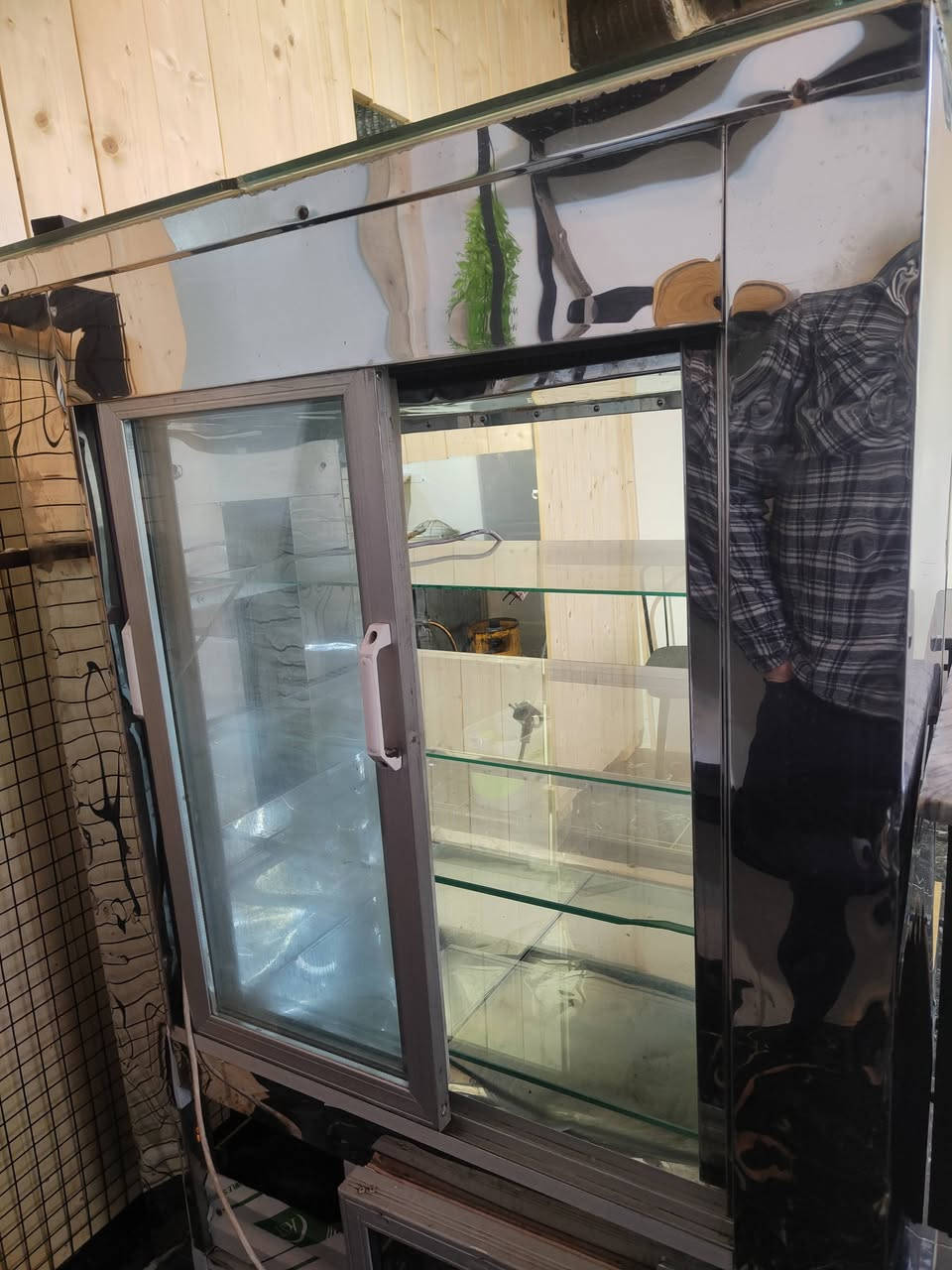 للبيع عارضة مقبلات وكيك بسعر مناسب
اقتصادية وعملية نظيفة تبريد قوي للتواصل عبر الخاص او الرقم ***********
