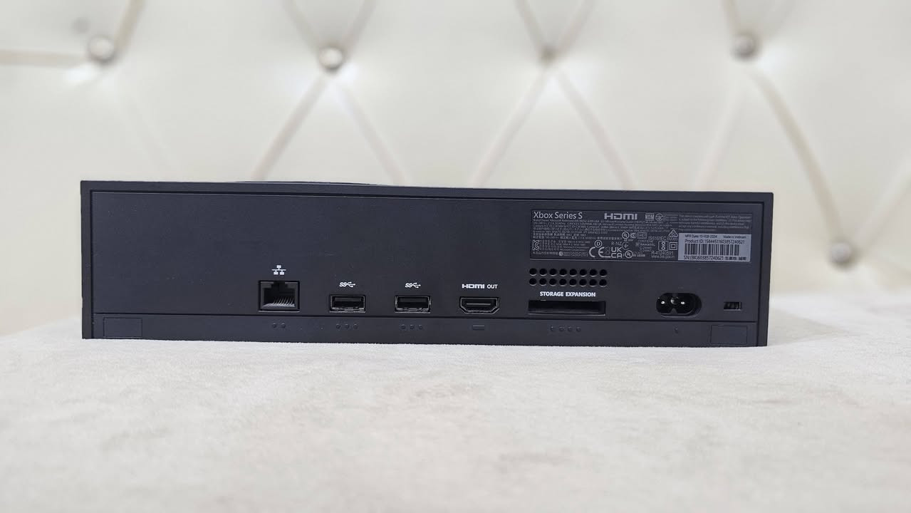 السلام عليكم

Xbox series s 1TB 

اكسبوكس سيريس اس ١ تيرا مع كامل الملحقات الاصلية وتشمل ( الجويستك  ، واير ال HDM 120 HZ مالتة ، وكذلك المحولة )  للبيع الاكسبوكس جدآ نضيف ومستعمل شي قليل السعر 550 الف وبيه مجال بسيط للشراي 

المكان الموصل الجانب الايسر .


**إذا كنت صاحب هذا الإعلان وتريد حذفه لأي سبب، رجاءا أرسل رسالة إلى الدعم الفني**