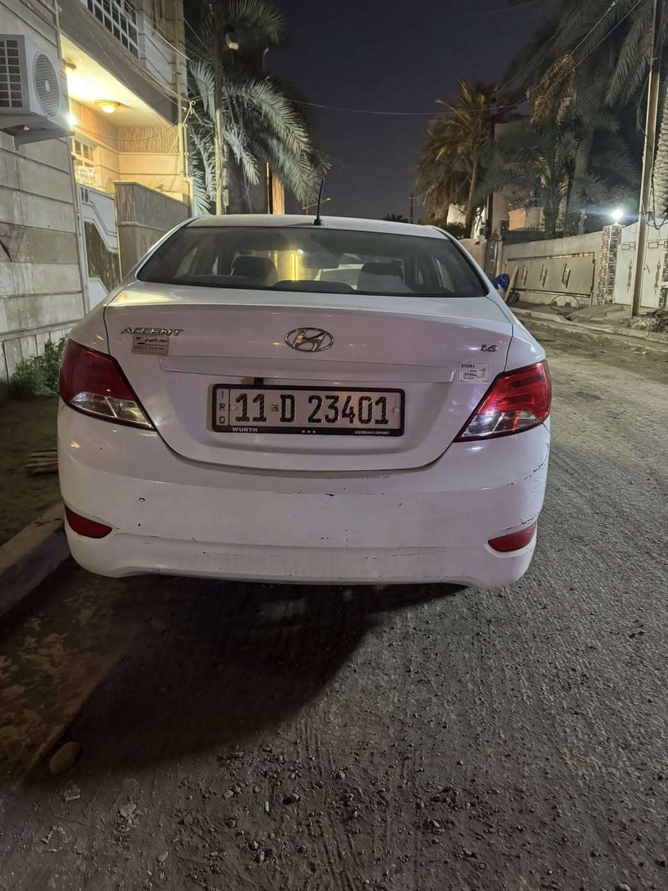 أكسنت 2017 
محرك 1600 
ماشية 59 الف 
فول مواصفات  1/1 
تخم تاير جديد 
صدر جديد 
ببيها بارد باب الصدر وال باب الخلفي 
وبيها تكشير بسيط بل بنيد صغير 
سيارة مال بيت وتجي تشوفها بعينك احلة من الصور 
العنوان : الكاظمية شارع 60 
السعر : 113 وبيها مجال 
***********
