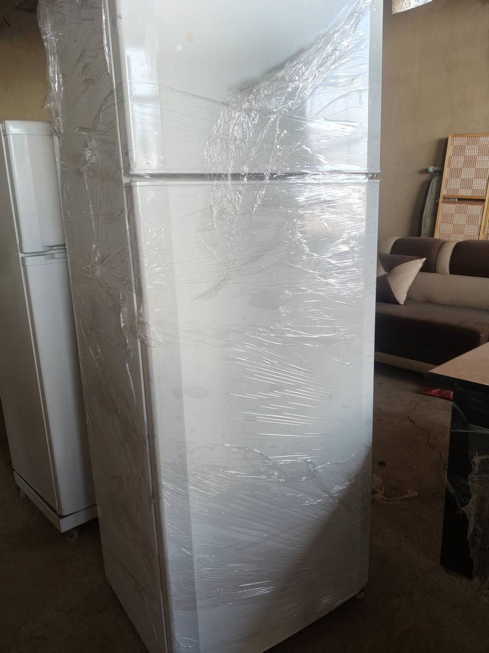 غراض نظيفه للبيع العنوان كياره للاستفسار الاتصال على الرقم التالي ***********
