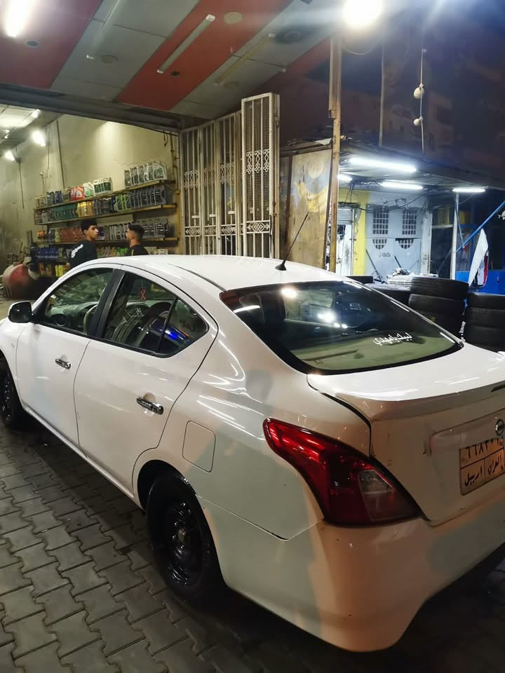 نيسان سني 2021 هندي
كفالة الكير والمحرك 
التبريد والحدادية واحد على واحد 
حادثها جنطة 
السعر 78 ورقة وبيها مجال بسيط جداً 
مكان السيارة النجف 
للتواصل على الرقم الاتي ( ‭***********‬) يتوفر واتساب على نفس الرقم.
