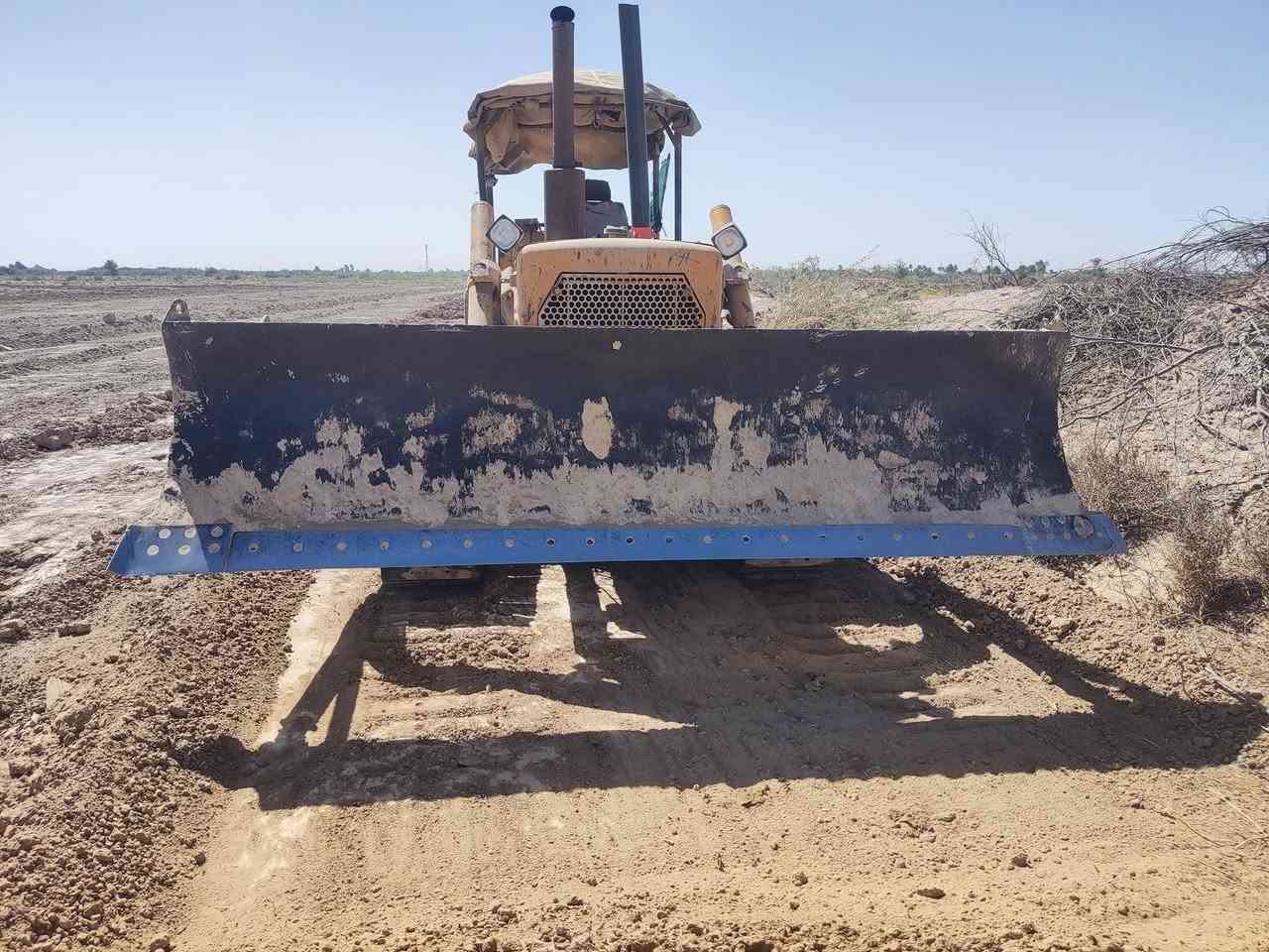 سلام عليكم بلدوزر كتر بلر امريكي مكينه جاهزه للشغل الشراي يتصل ‏‪
‏‪0780 543 0111‬‏
