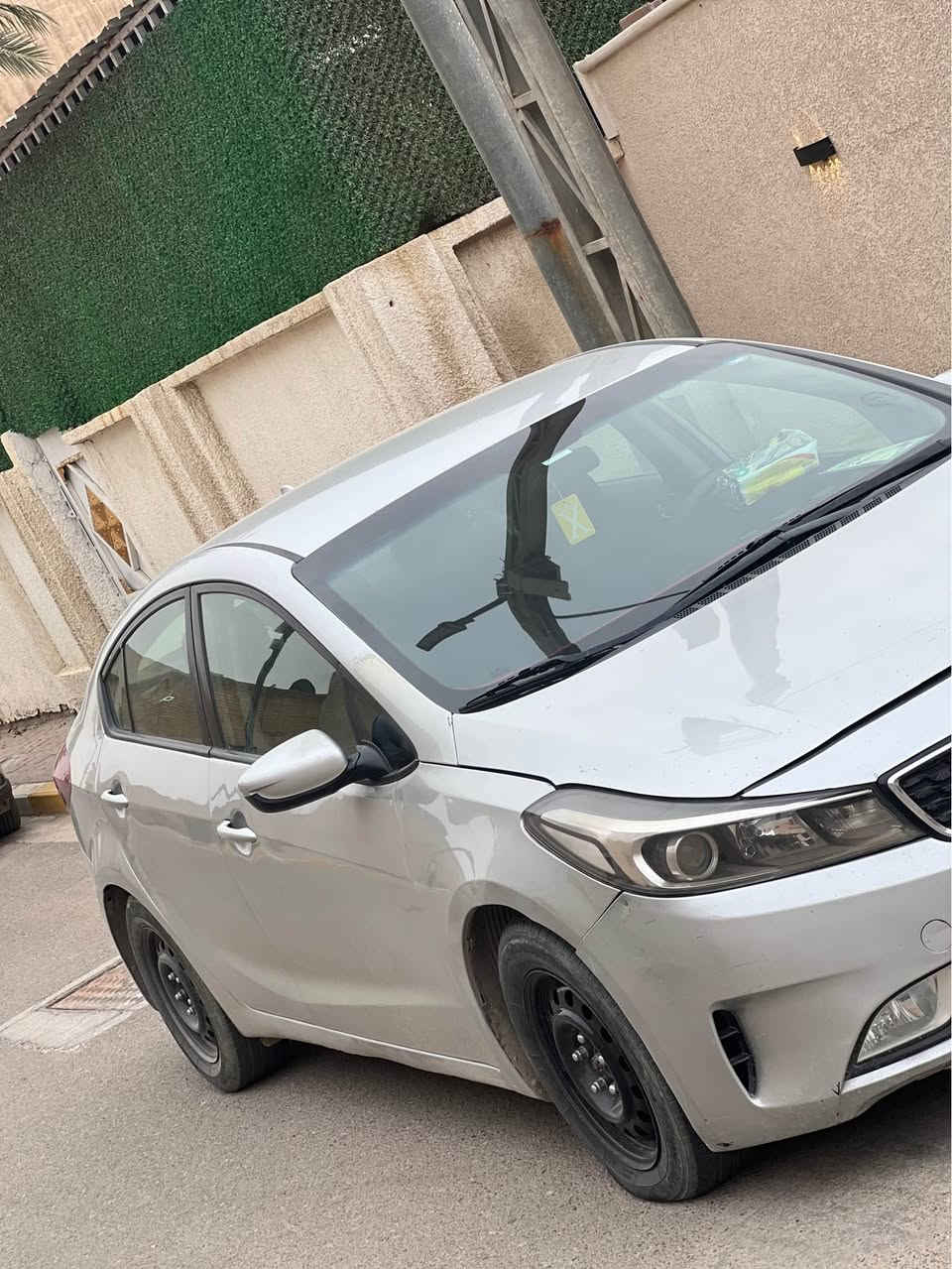 سلام عليكم 
كيا فورتي 
مديل ٢٠١٧ 
رقم اربيل سنويه جديده 
هزه جديده 
رقم دولي جديد
حادث امريكا بنيد وجاملغ 
بل عراق اكو رشات صبغ اثر شخوط وتوحيد لون 
 سياره حلوه ونضيفه 
السعر ١٠٣ وبيه مجال بسيط  
مكان بغداد مصفى الدوره 
***********
غير متواجد على الفيس بغداد, العراق
