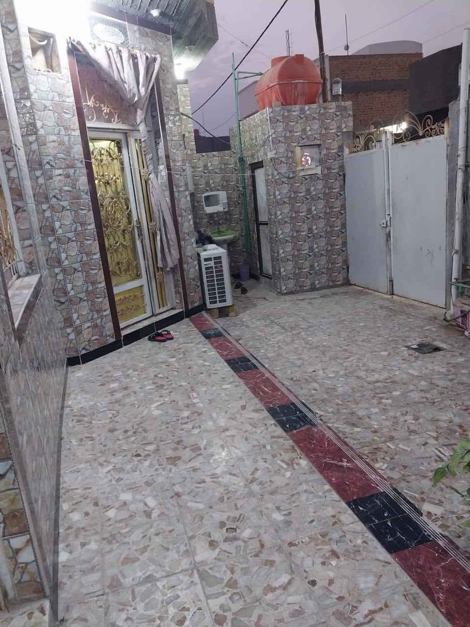 تحيه طيبه لمتابيعنا الكرام 💠
متوفر دار سكن للبيع منطقه ٣٦
حي النفط الجديد مساحته ٢٢٠م
بناء ٢٠١٩ يتكون من طابقين....
الطابق الاول....
غرف نوم ٢
استقبال
صالة
مطبخ
صحيات٢
طارمه
الطابق الثاني
غرف نوم ٢
صالة
ملاحظه الطابق الثاني هيكل واصل للسقف
للاستفسار مراجعه مكتب ابو سلام للعقارات سماوه حي الصدر قرب فلكه ساعه مقابيل مطعم دجله..........
واتساب ***********
اتصال ***********
