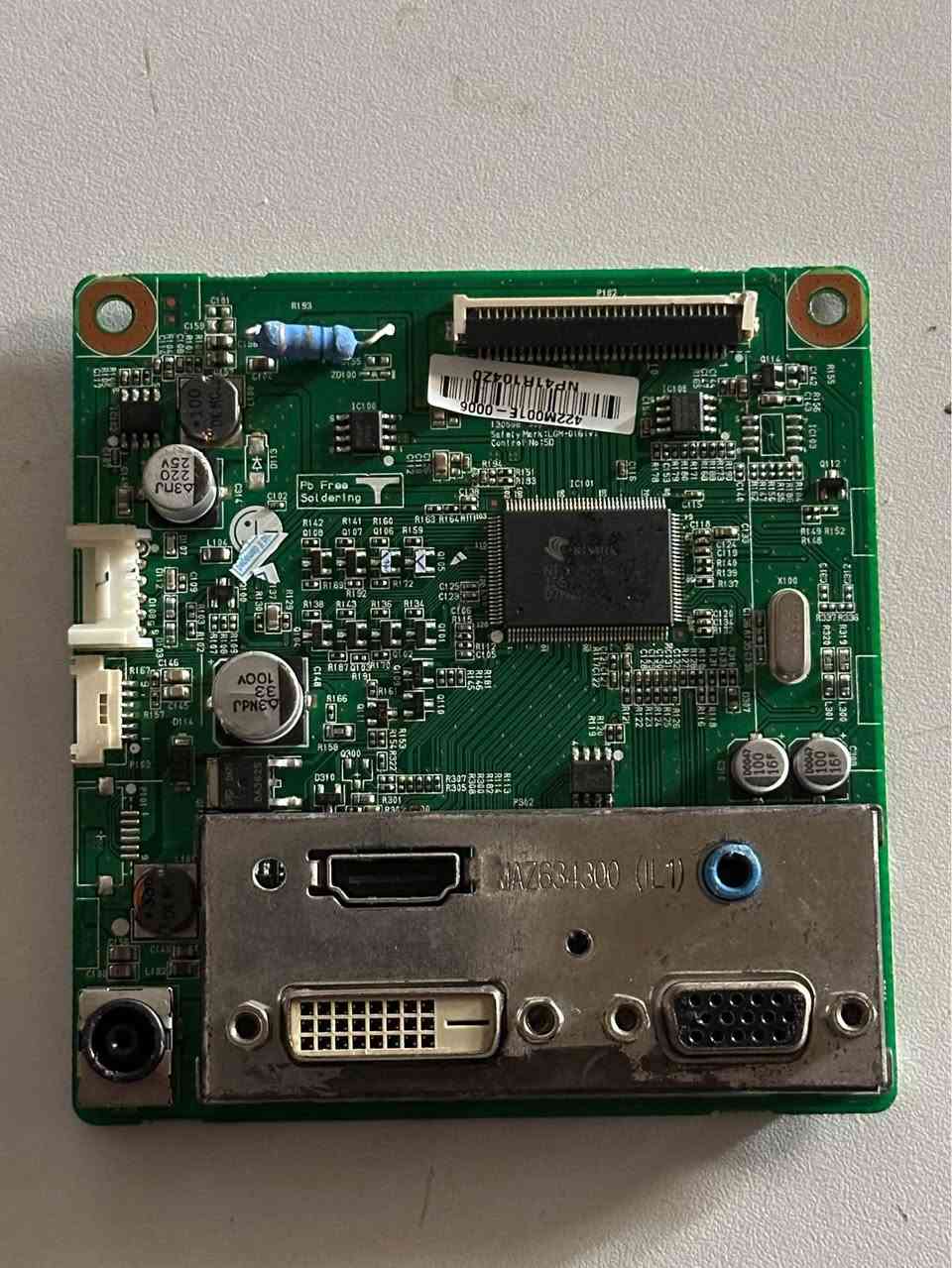 عربي:
لوحة تحكم شاشة LG، على الأرجح لطرازات مثل E2442V أو E2442VA، مزودة بمنافذ HDMI وDVI وVGA.

تعمل هذه اللوحة كوحدة تحكم للشاشة، حيث تدير الإشارات والطاقة.

صُممت خصيصًا لشاشات LG العريضة وتدعم مدخلات عالية الوضوح.

تتميز اللوحة بقابلية عالية للتخصيص، وتعمل كمعالج مركزي لإمكانيات عرض الشاشة.

کوردی:
بۆردی شۆفێری مۆنیتەری LG، پێدەچێت بۆ مۆدێلەکانی وەک E2442V یان E2442VA بێت، کە دەرچەی HDMI و DVI و VGA ی تێدایە. 
وەکو بۆردی کۆنترۆڵ بۆ شاشەکە کاردەکات، بەڕێوەبردنی سیگناڵەکان و هێز.
بۆ مۆنیتەرەکانی شاشە فراوانی LG دیزاین کراوە و پشتگیری لە ئینپوتەکانی ڕوونی بەرز دەکات.
بۆردەکە زۆر ڕێکدەخرێت و وەک پرۆسێسەری ناوەندی بۆ تواناکانی پیشاندانی مۆنیتەرەکە کاردەکات.

English:
LG monitor driver board, likely for models such as the E2442V or E2442VA, featuring HDMI, DVI, and VGA ports. 
It serves as the control board for the display, managing signals and power.
It is designed for LG widescreen monitors and supports high-definition inputs.
The board is highly configurable and functions as the central processor for the monitor's display capabilities. السليمانية, العراق


**إذا كنت صاحب هذا الإعلان وتريد حذفه لأي سبب، رجاءا أرسل رسالة إلى الدعم الفني**