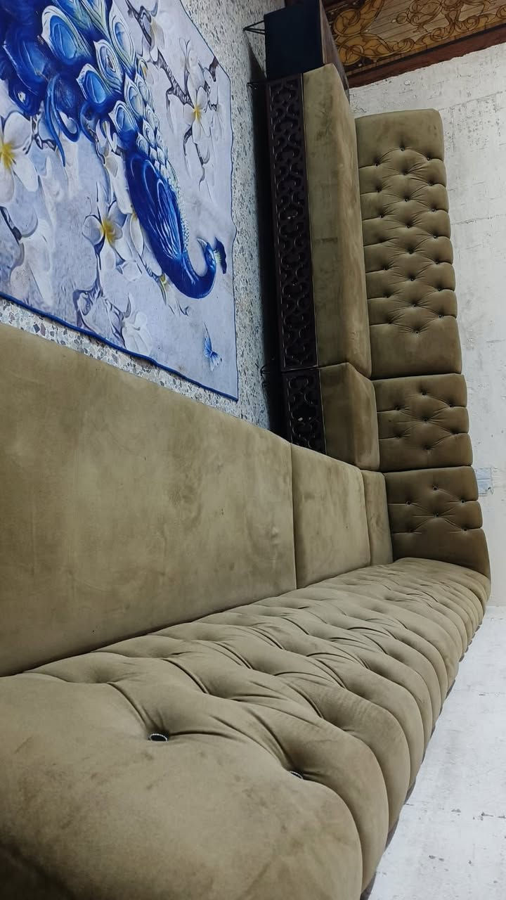 ديوان تصميم كويتي 10 مقاعد نظافه 90%
سعره 230 وبي مجال لبياع 
يوجد توصيل بكروه ب واتساب
***********
