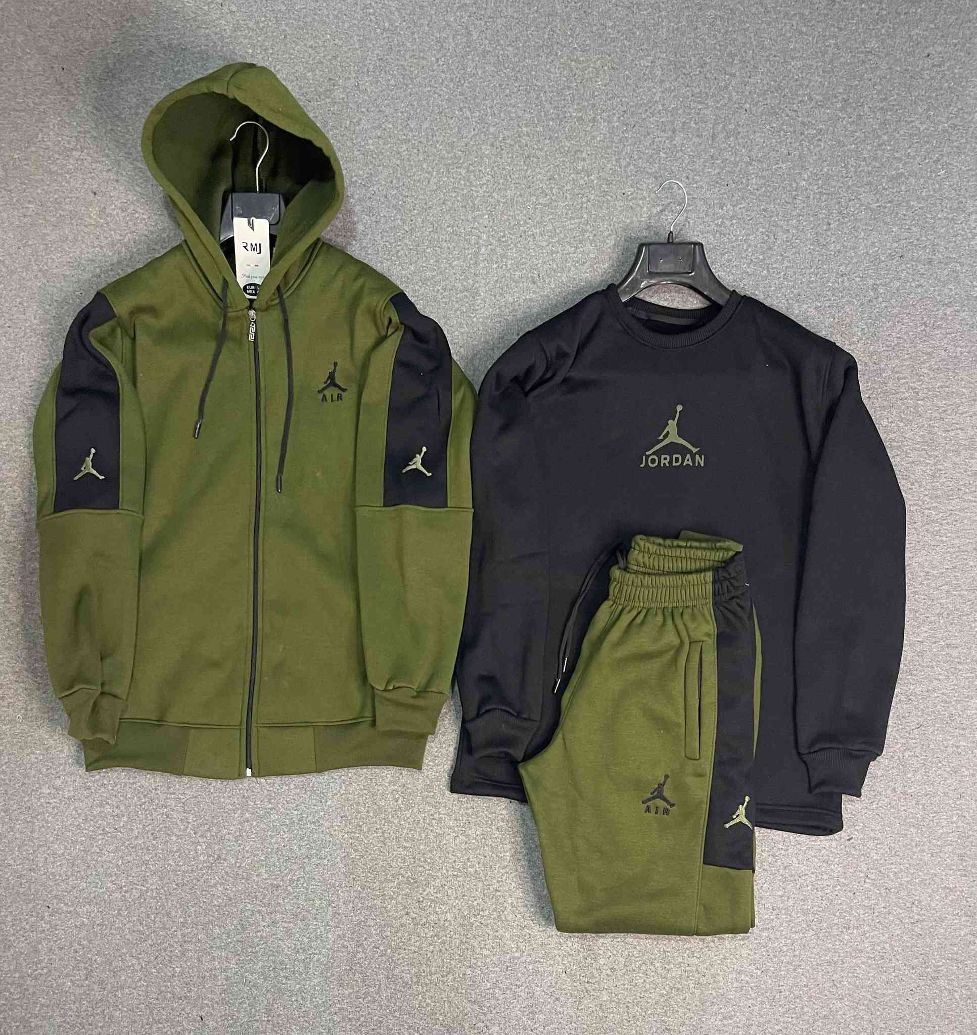 عروض تصفيه. الموسم.  لحكو✅
تراك..  بجامه. +. سويتر.سحاب +. بدي. قطن 
السعر. 15.الف. تراكين. 25.الف.
قياس.m.l.xl xxl xxxl

 توصيل  متوفر جميع محافضات. 🛵🚘🚚

عنوان /. بابل /. المسيب.
سده الهنديه
تقاطع. الفراشه.
مجاور ميثم الكدساوي للمواد الاحتياطيه 
طابق.الارضي.  محلات العائلة الرياضية
    اهلا وسهلا بكم👋👋👋👋❤️

                              
رابط. تلكرام.   
https://t.me/+mFPf3RcCPSIwZTdi
     
                                        للحجز مراسلة الصفحة.

 🥇🏆

وات ساب.   ***********.    ياسر. السيد. 
وات ساب.  ***********. علي. ورد
