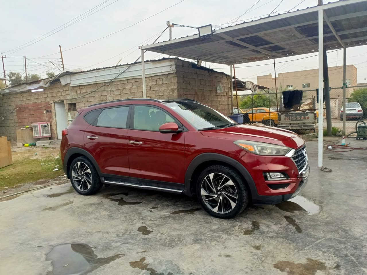 السلام عليكم للبيع أو مراوس توسان ٢٠٢٠ وارد كندي رقم أربيل شرط التحويل السياره فول موصفات ١/١ بنورما بصمه كرسي كهرباء وجلد وشحن وايرليس تبريد قطعتين لايت زنون 5عدسات دوار وبعد بيه هواي موصفات السياره بيها فقط بنيد يعني قطعة وحدة السياره كير مكينه حداديه كهرباء تبريد كله مكفوله وعلى وظع الشركه ماشيه ٩١ الف السعر ١٧٥  للستفسار فقط لاتصال ***********  بغداد شارع فلسطين
