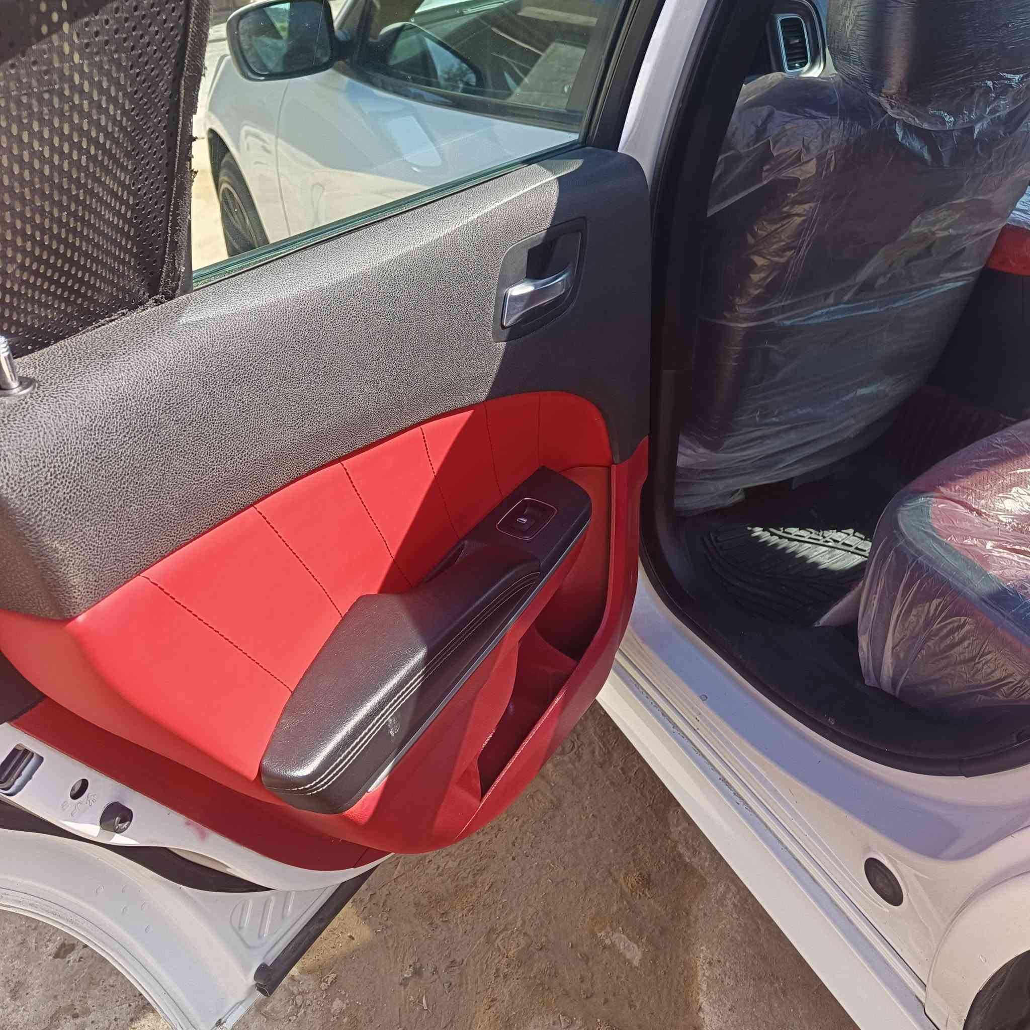 دودج جارجر 2019
Sxt رقم اربيل
السياره بيه قبق الجنطه مبدل وكاله وبيه جاملق خلفي وبيه بونيد محدث رياضي بدون ضربه وبيه باردات 
محرك مشدودله جديد كير شرط 
بجم كبس السعر175وبيه مجال 
مكان السياره الحجاج 
***********

