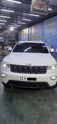 جيب كراند شيروكي (2019) خليجية لاريدو  ماشية (89900كم) السيارة على ايد...