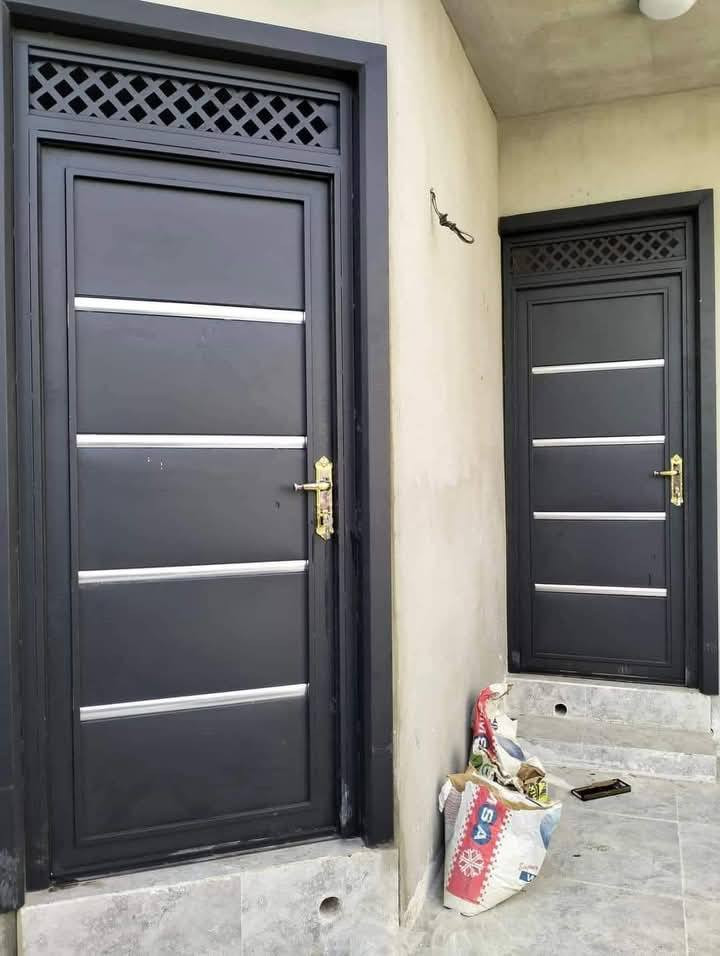 🏠 بيت العمر يستاهل لمسة ملكية! ✨
تريد تغير ديكور بيتك ومحتار بين الصبغ والفوم؟ لو خايف من المواد المغشوشة والشغل "اللزگي"؟ 🤔

إحنا بـ [بمكتب ماهر الساعدي ] نكولك ارتاح، لأن جودة العمل عندنا مو مجرد كلام، هي أمانة وسمعة. 🤝

✅ ليش تختارنا؟
• أجود أنواع الأصباغ: نستخدم ماركات عالمية (جوتن، كابارول، وغيرها) اللي تحافظ على لونها وما تتأثر بالرطوبة.
• دقة بتركيب الفوم: نركب الفوم بديل الجبس بلمسات هندسية، زوايا حادة، وتثبيت أصلي ينسيك شي اسمه "فطور".
• كادر مختص: فنانين يعرفون شلون يدمجون الألوان ويطلعون لوحة فنية بجدران بيتك.
• نظافة وسرعة: نسلمك البيت نظيف ومغسول، وبمواعيد مضبوطة "بالثانية".

🛠️ خدماتنا تشمل:
1. صبغ جدران وسقوف (بلاستيك، زيتي، وتكستشر).
2. تركيب الفوم (بديل الرخام والخشب) بأحدث النقشات.
3. معالجة الرطوبة والتشققات بمواد عازلة أصلية.

📢 العرض الحالي: استشارة مجانية وتحديد كميات المواد بدقة حتى نوفر عليك المصاريف الزايدة!

📍 مكان العمل: [النجف]
📞 للحجز والاستفسار: [***********]

صور الشغل تحجي عن نفسها.. شوفوا الألبوم بالأسفل 👇

#ديكورات #صبغ_منازل #فوم #ديكور_عراقي #صبغ_جدران #النجف
