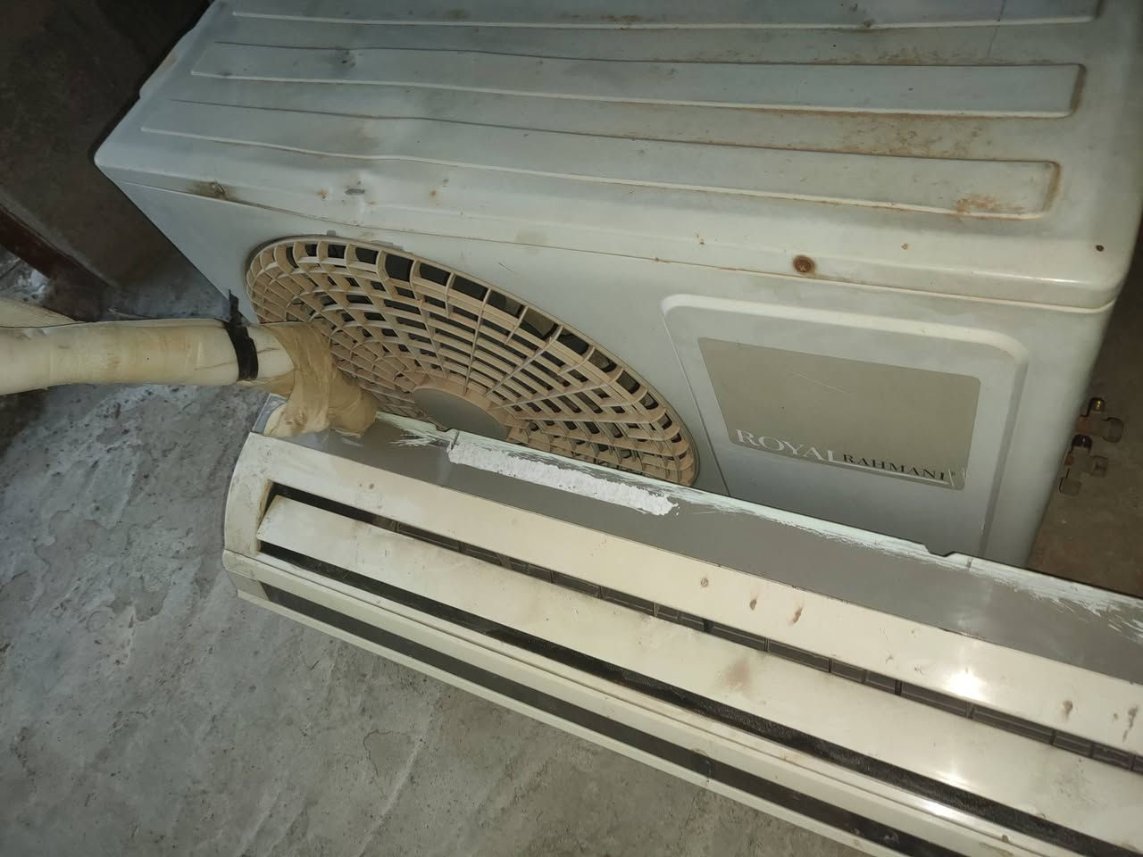 سبلت طن ونص شغال بس غاز وبواري مكسره شغال شرط السعر 150 وبي مجال ***********
