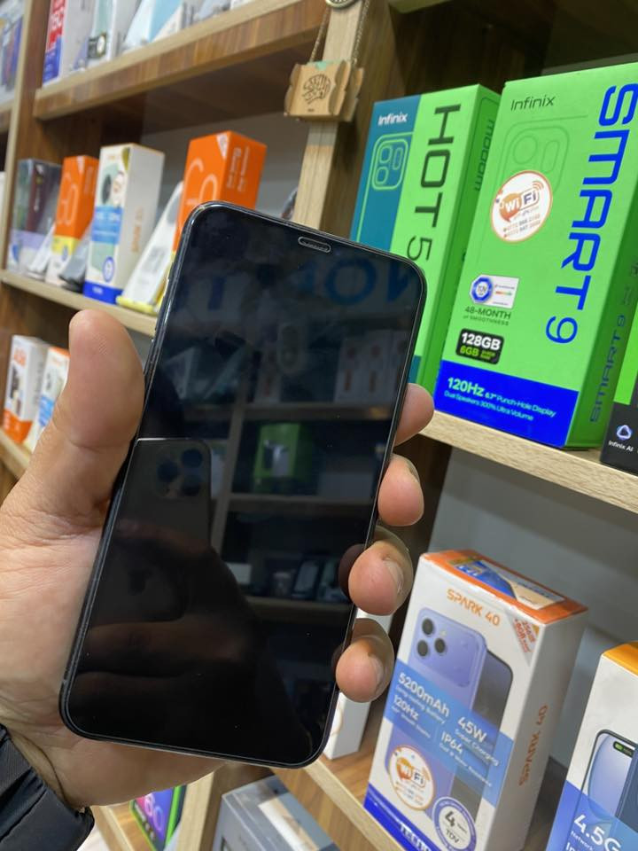 متاح ايفون 11برو ماكس عربي شرق اوسط جهاز بلادي ممبدل بي اي شي ذاكره 256 بطاريه 75 شحن طبيعي صرف كلش قليل للبيع او مراوس حسب القناعه الاستفسار خاص او اتصال عل رقم مكاني بعقوبه بهرز***********
