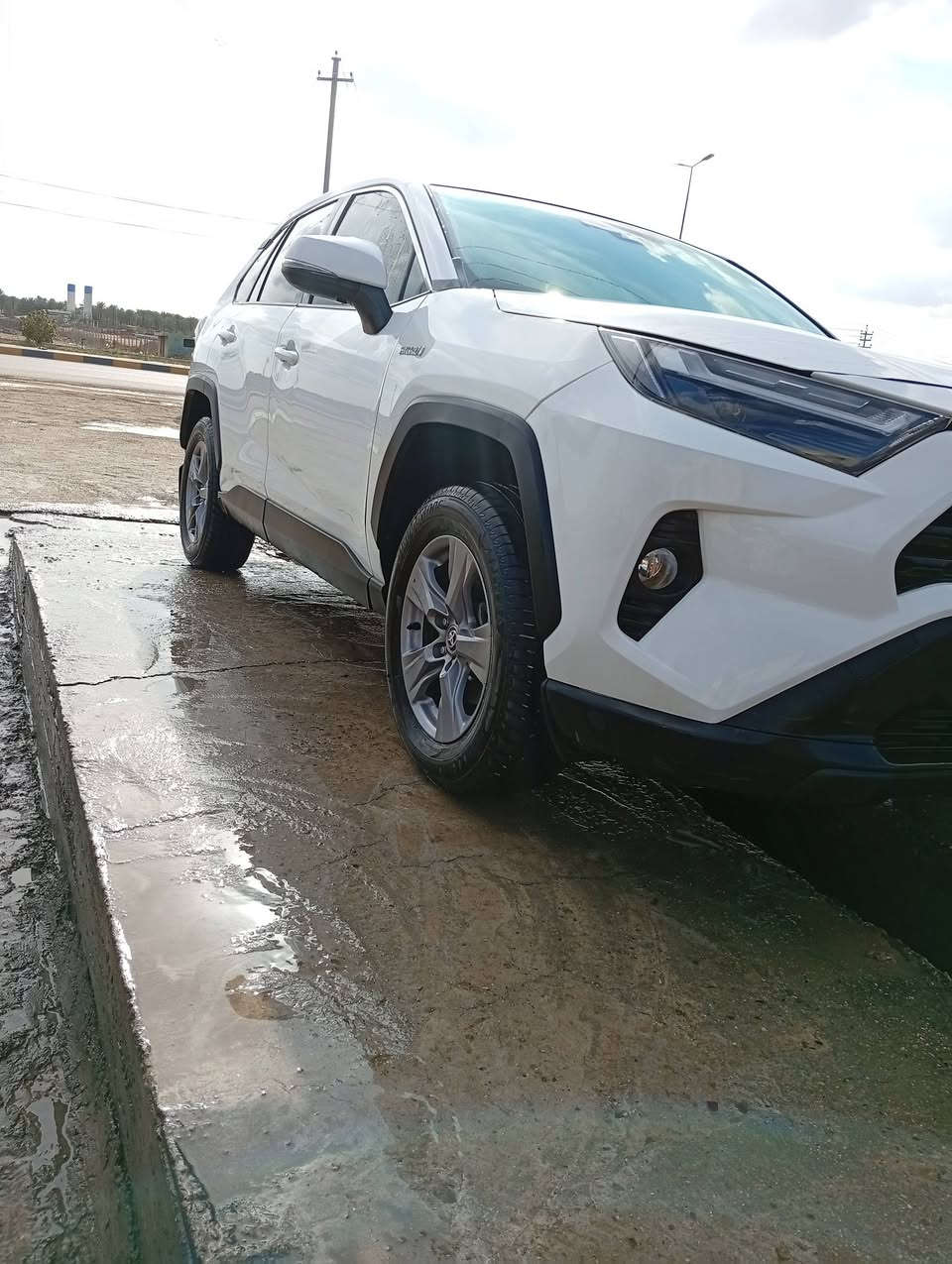 سياره راف فور 2024 هايبرد ياباني اصل مرقم اربيل ستوه ترقمت سعر 180ورقه ***********
