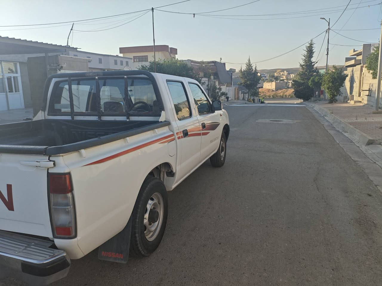 نیسان پیکاب2010نمونە لە جوانی سۆنەرەکەیم داناوە 
گێر و مەکەینە و تەبرید و تەحویل و غرامە بەشەرت 
بۆزانیاری زیاتر پەیوەندی بکە بەم ڕەقەم تەلەفۆنەوە***********
